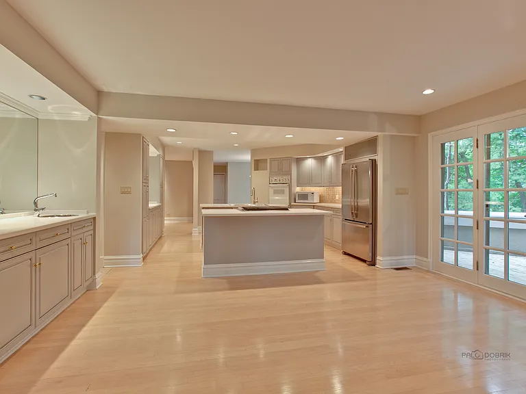 427 N Sheridan Rd — Photo 13