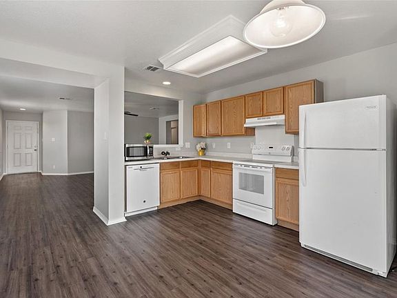 3rd image of 192 Valero Dr