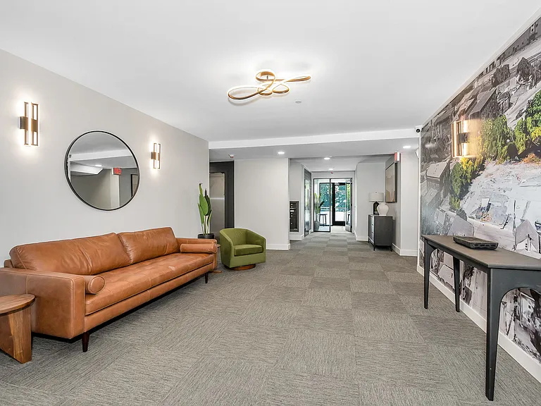 1 Lafayette Sq #6 — Photo 4