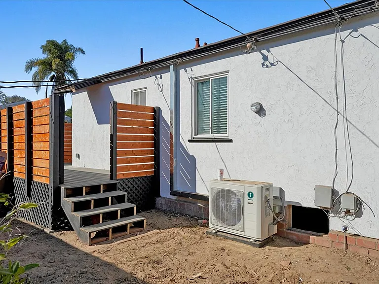 1901 Chatsworth Blvd — Photo 22