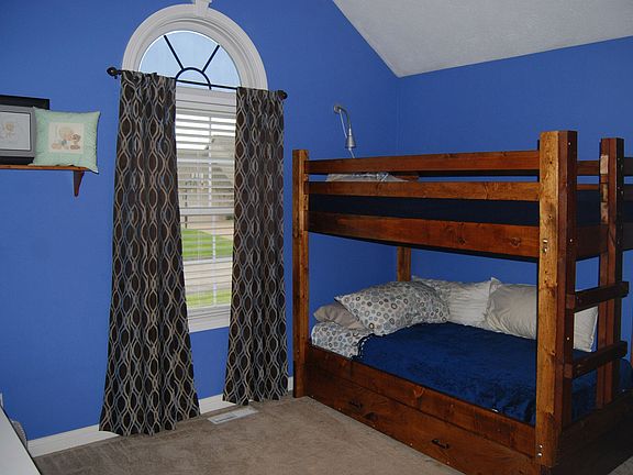 Bedroom | 13.3' x 12'