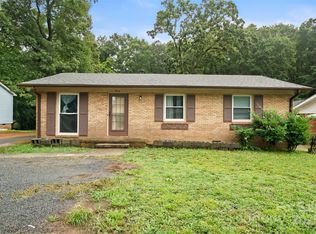 924 Carrington Dr, Charlotte, NC 28214