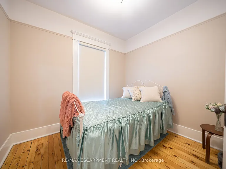 8 William St — Photo 23