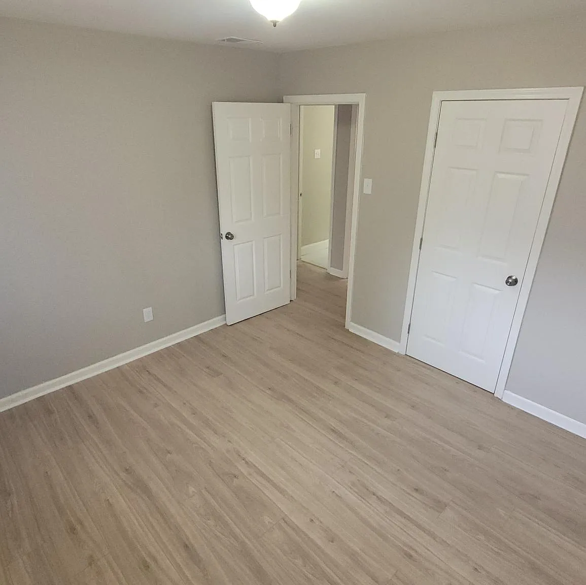 3 bed, 900 sqft, $950 — Photo 4