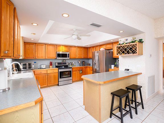 3rd image of 154 Milano Dr