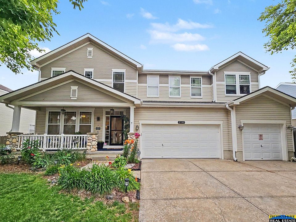1st image of 2340 Sand Hills Dr