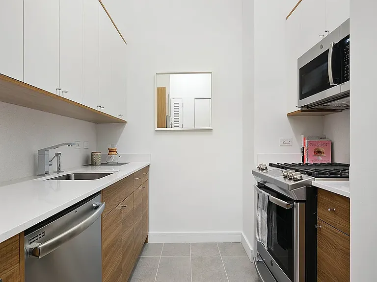 4322 Queens St #673 — Photo 4