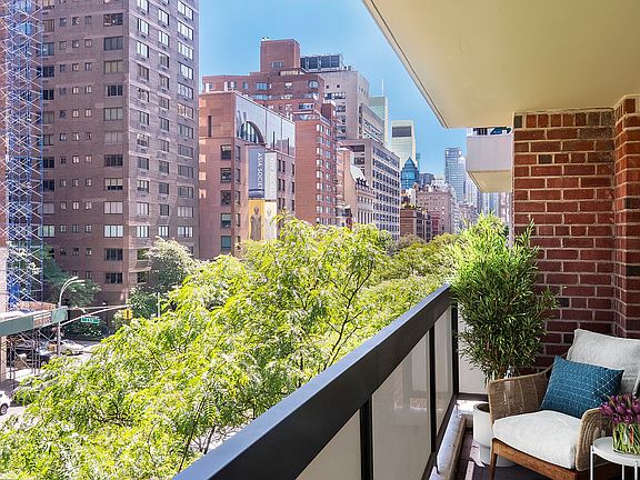 4th image of 750 Park Ave #6BC