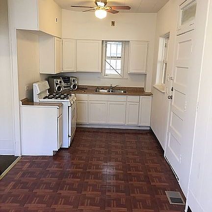 5th image of 8316 S Essex Ave