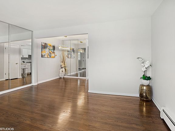4th image of 39 King Arthur Ct APT 13