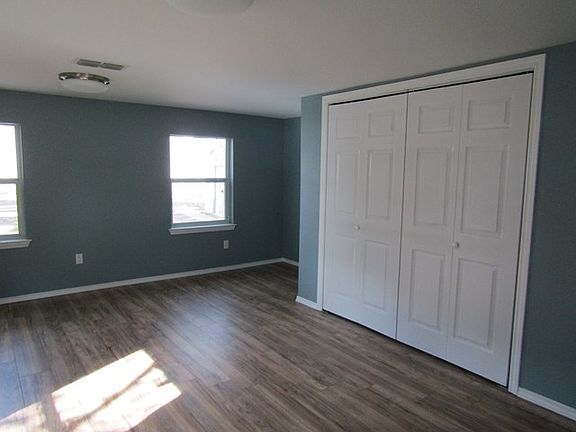 4th image of 212 Hudspeth St