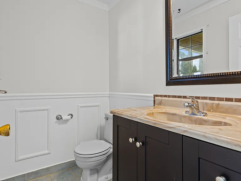 2907 Roundtree Dr — Photo 10