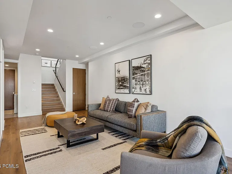 78 Prospect Ave — Photo 31