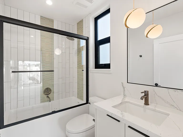 453 N Stanley Ave — Photo 20