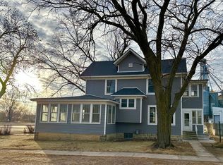 510 W Main St, Glenville, MN 56036