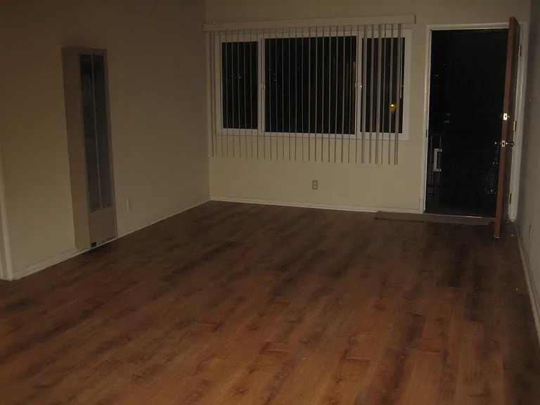 467 S Downey Rd #H — Photo 6