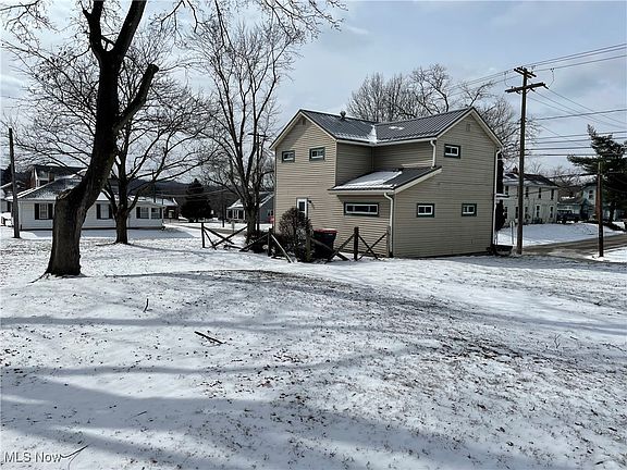 2nd image of 526 N Beaver St