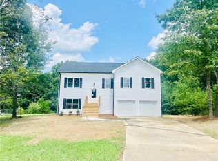 73 Dogwood Ln, Aragon, GA 30104