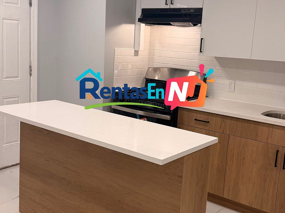 1st image of 96 Eaton Pl #1