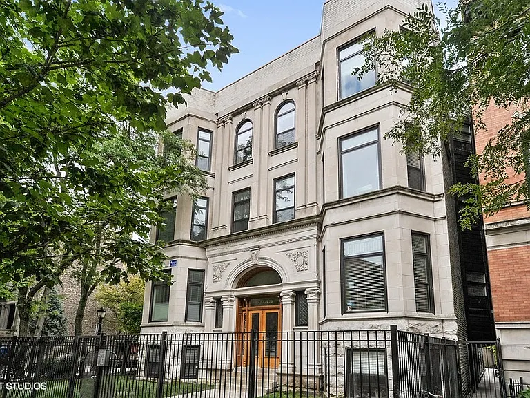 673 W. Roscoe St. — Photo 2
