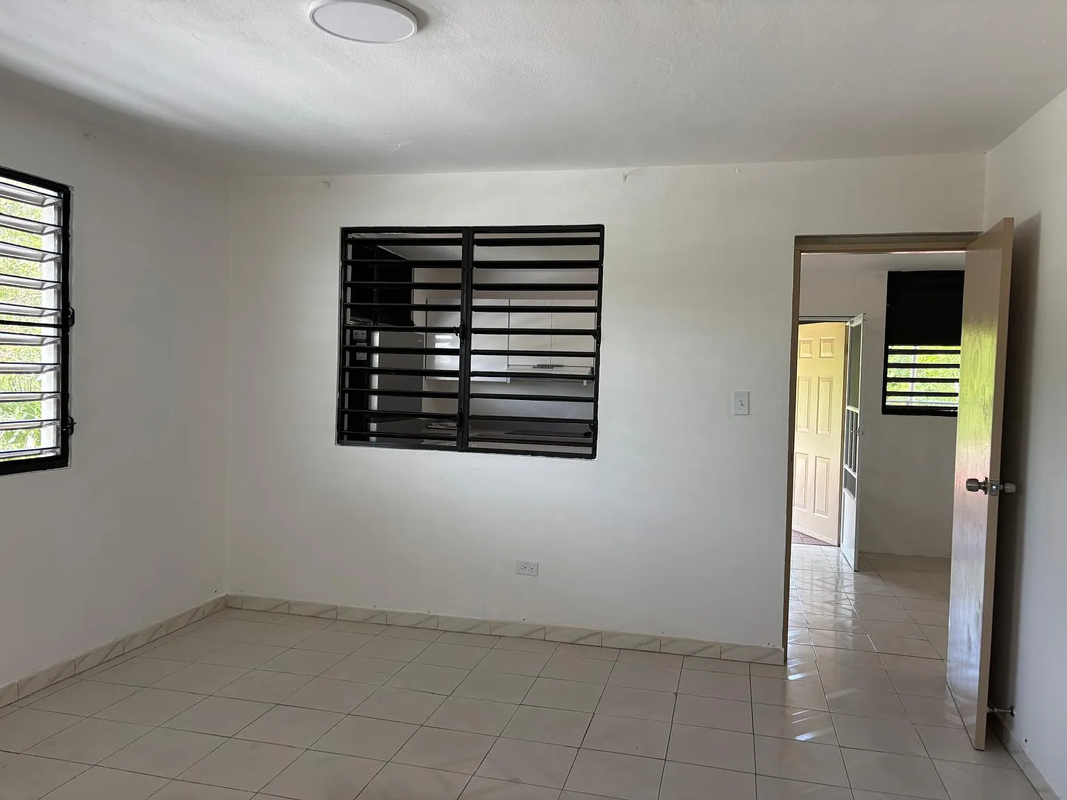 1 bed, 850 sqft, $800 — Photo 2
