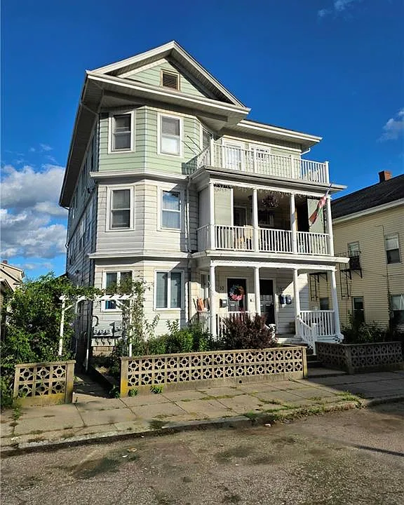10 Arlington St #3