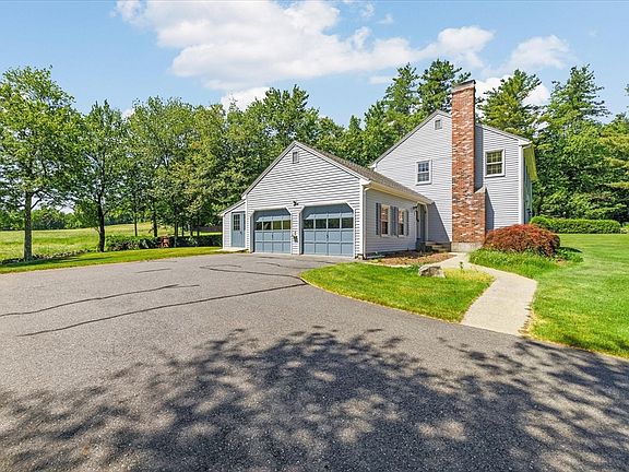 2nd image of 2 Fox Run Rd