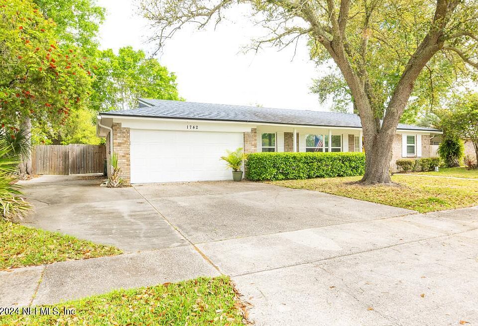 1st image of 1742 PAPAYA Drive N