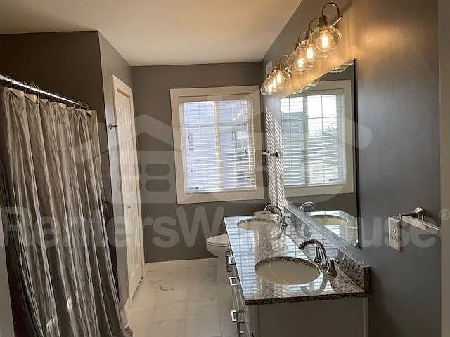 11011 Oak Grove Cir #B — Photo 7