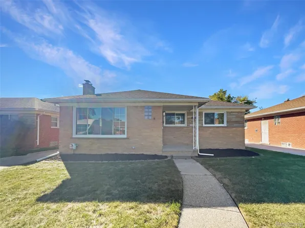 23785 Wilmot Ave, Eastpointe, MI 48021