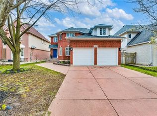 113 Meadowlands Blvd, Hamilton, ON L9K1H8