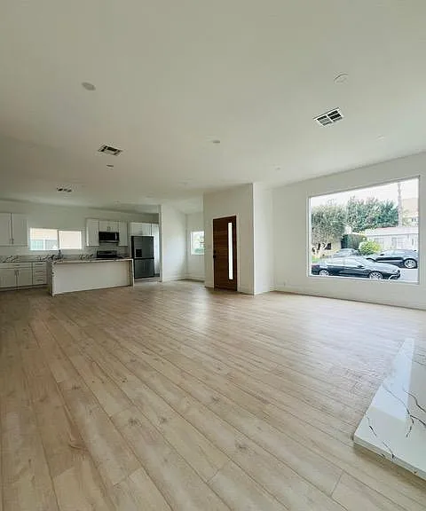482 S Hamel Rd — Photo 8