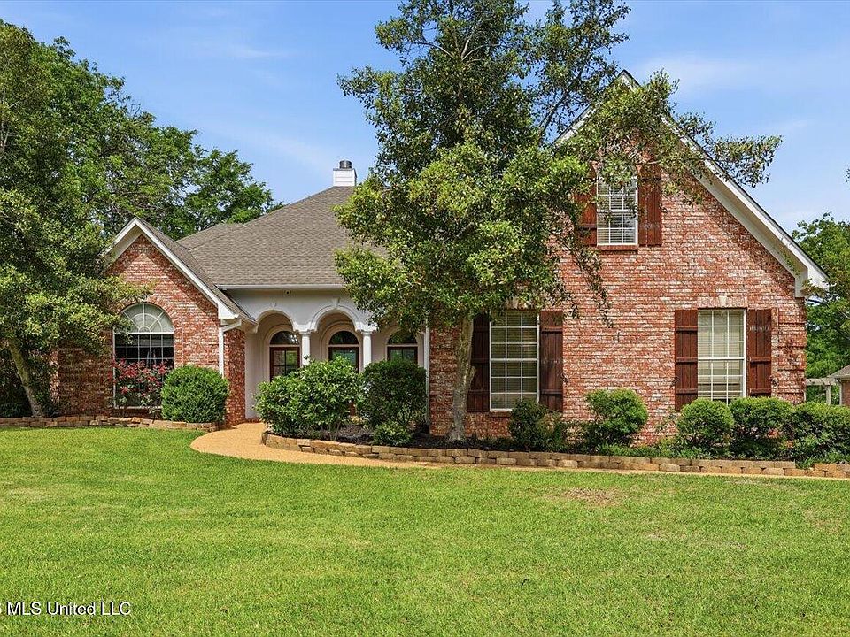 1st image of 95 Woodlands Green Dr