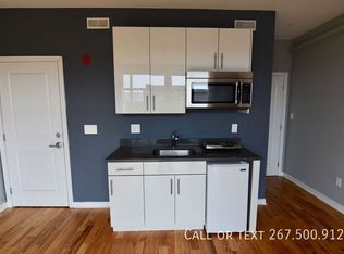 535 Budd St #3F, Philadelphia, PA 19104