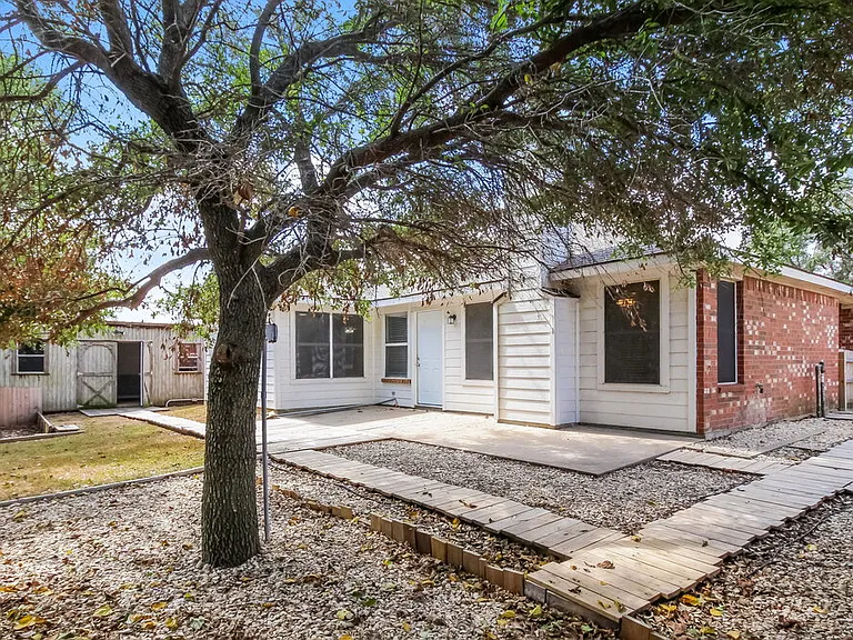 3400 Beatriz Dr — Photo 16