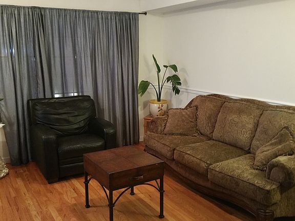 4th image of 23 Peachtree Ln