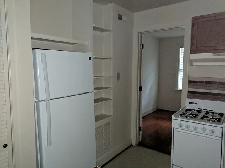 3320 Ellwood Ave.* — Photo 2