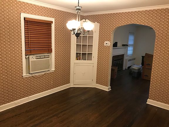 4th image of 80 Margaretta Ct