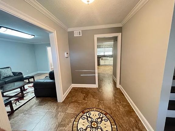 3rd image of 143 Willowbrook Dr