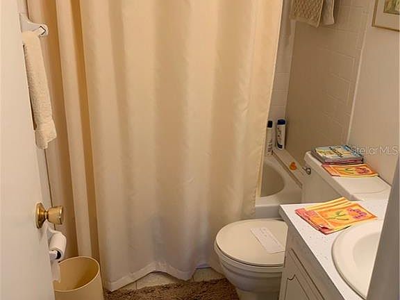 4th image of 100 El Camino Dr APT 214