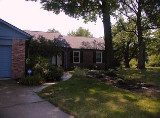 8313 Queens Ct, Indianapolis, IN 46260