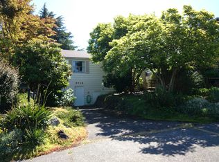 9716 61st Ave S, Seattle, WA 98118