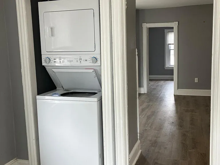 330 E Goepp St — Photo 7