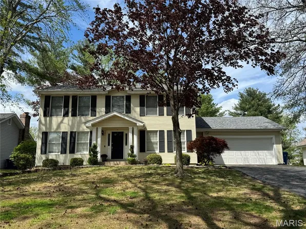 15355 Highcroft Dr, Chesterfield, MO 63017