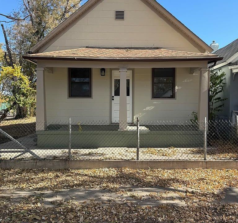 1st image of 602 Moffat St