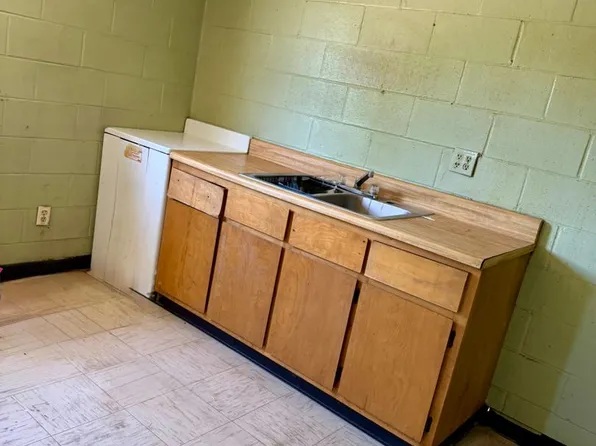 258 E Columbia Ave, 258 E Columbia Ave #4, Lyons, GA 30436