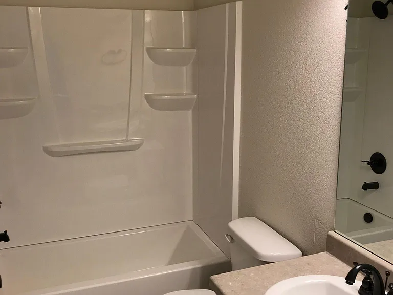 Shared full hallway bathroom upstairs