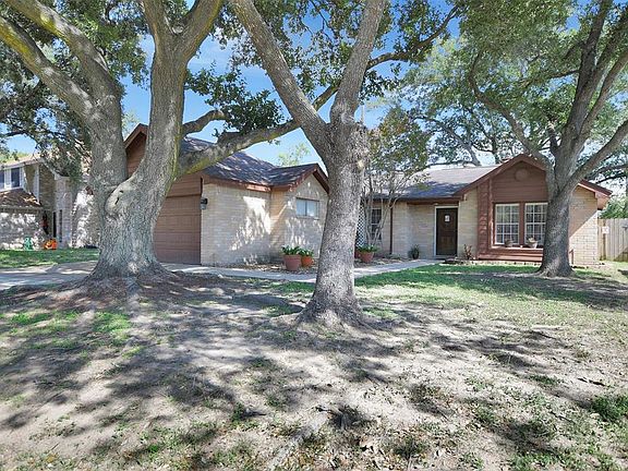 3rd image of 2406 Sand Plum Drive