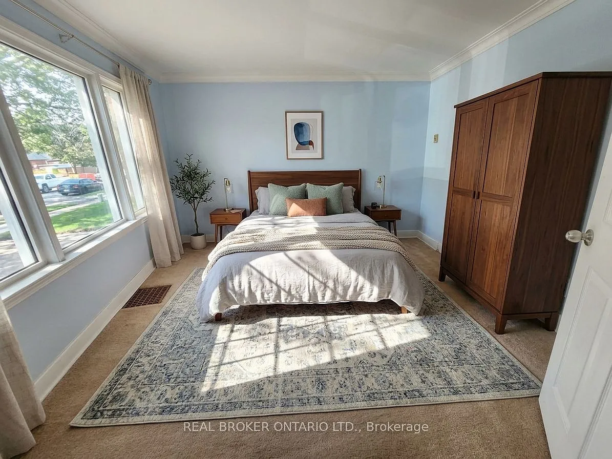 4 bed, $3,200 — Photo 4