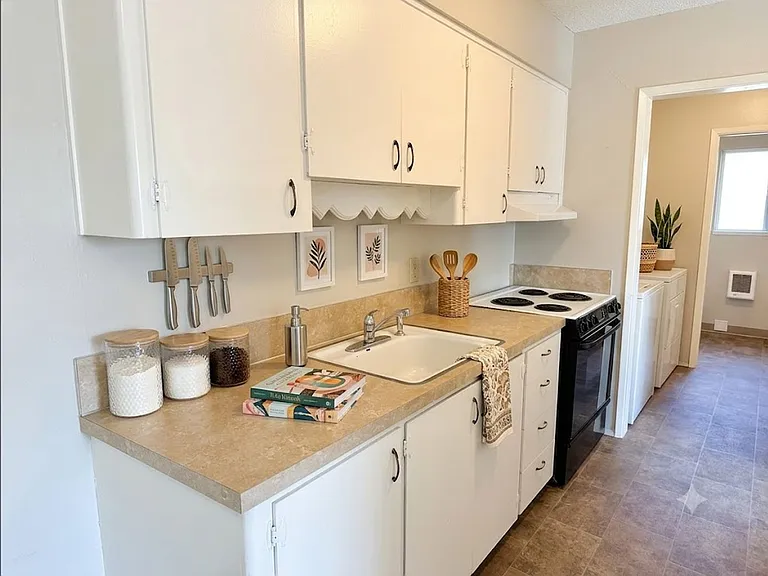1525 SE Salmon St #1-5 — Photo 4